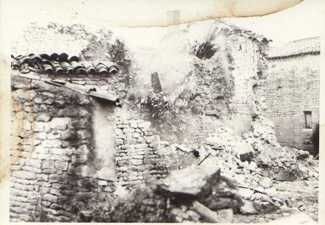 Demolition maison foullonneau fev1977 b mur chai michel